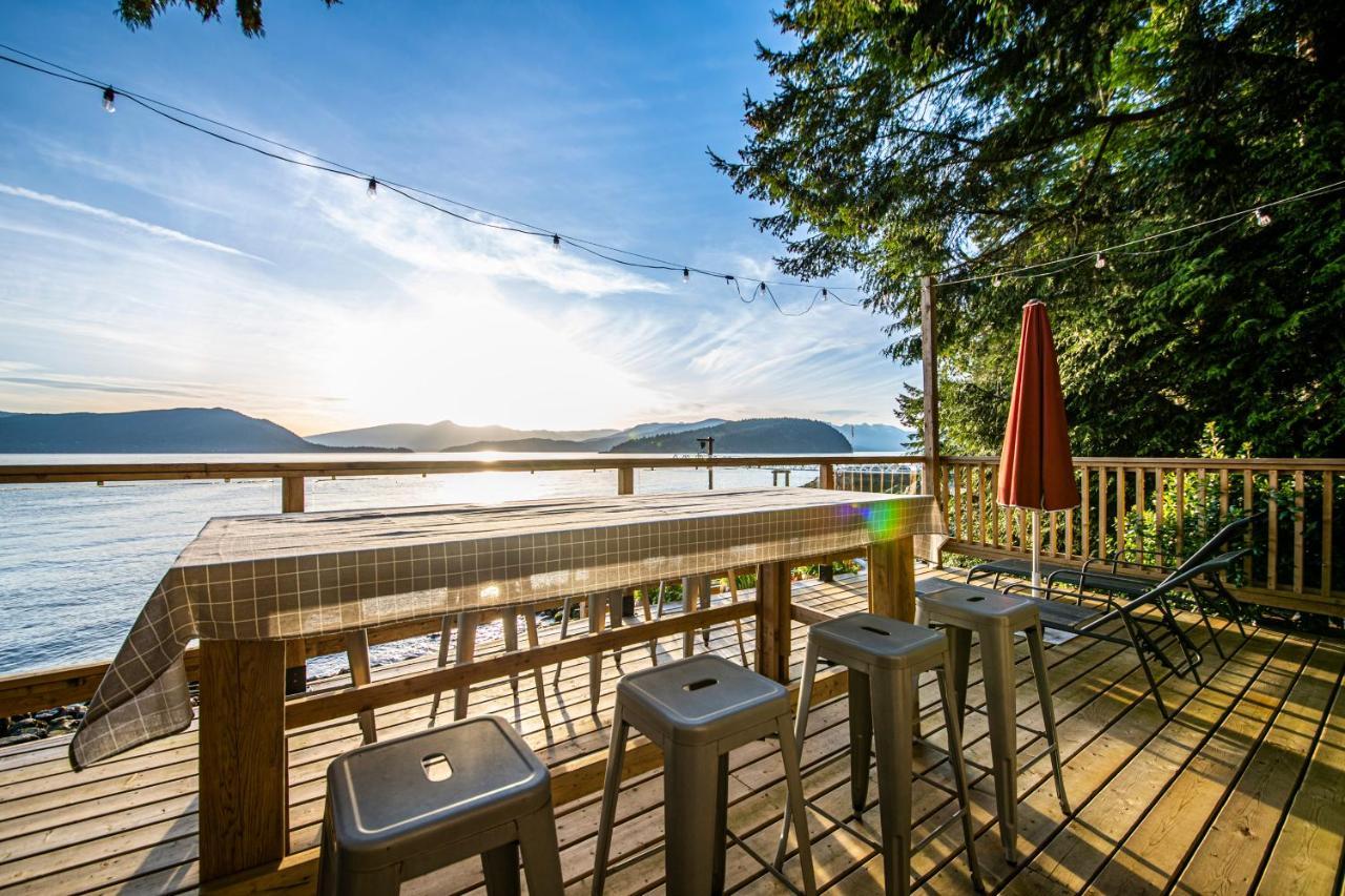 Waterfront Cottage With Superb Coastline Views West Vancouver Exterior foto