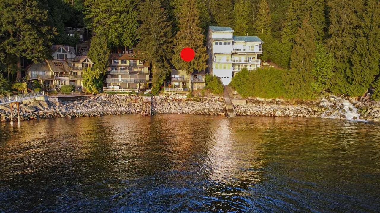 Waterfront Cottage With Superb Coastline Views West Vancouver Exterior foto
